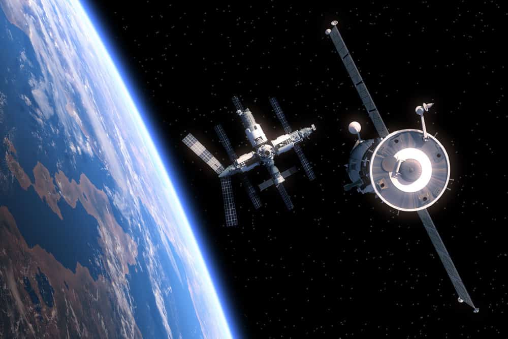Spacecraft lancing satellite