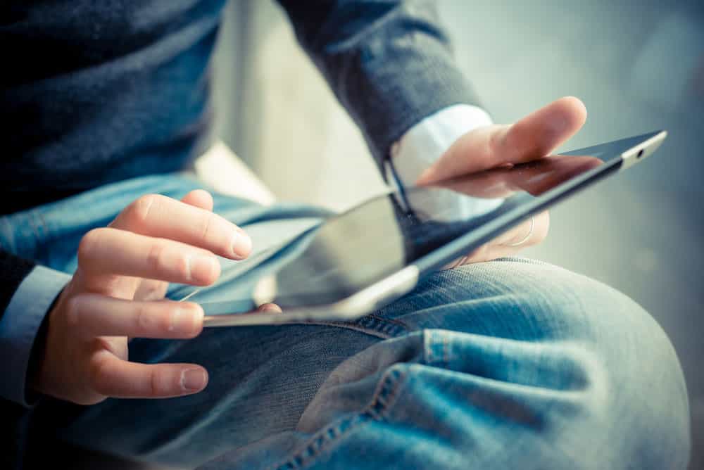 You can access the Starlink app remotely from your tablet.