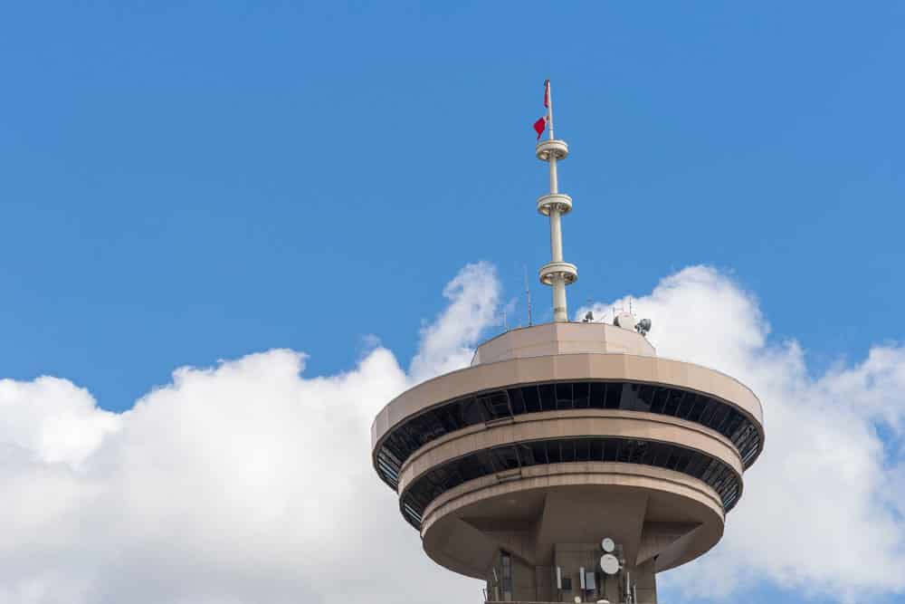 How Will Starlink Work in Bad Weather: Satellite on top of a tower
