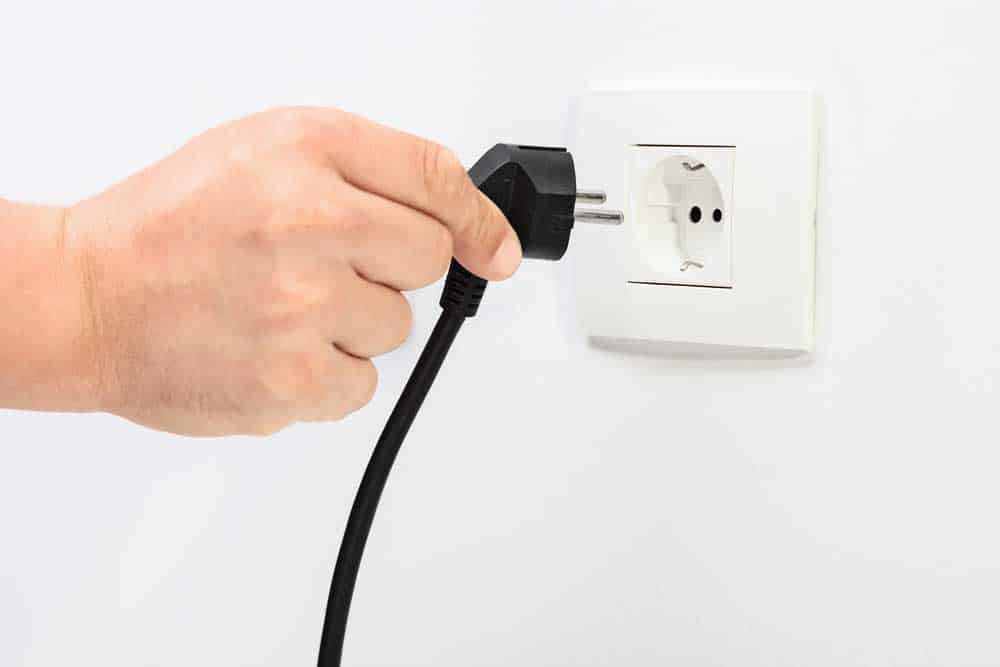 Plugging power cable