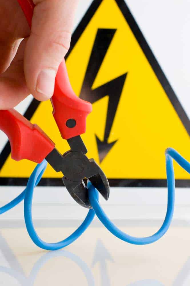 illustration of a wire cutter